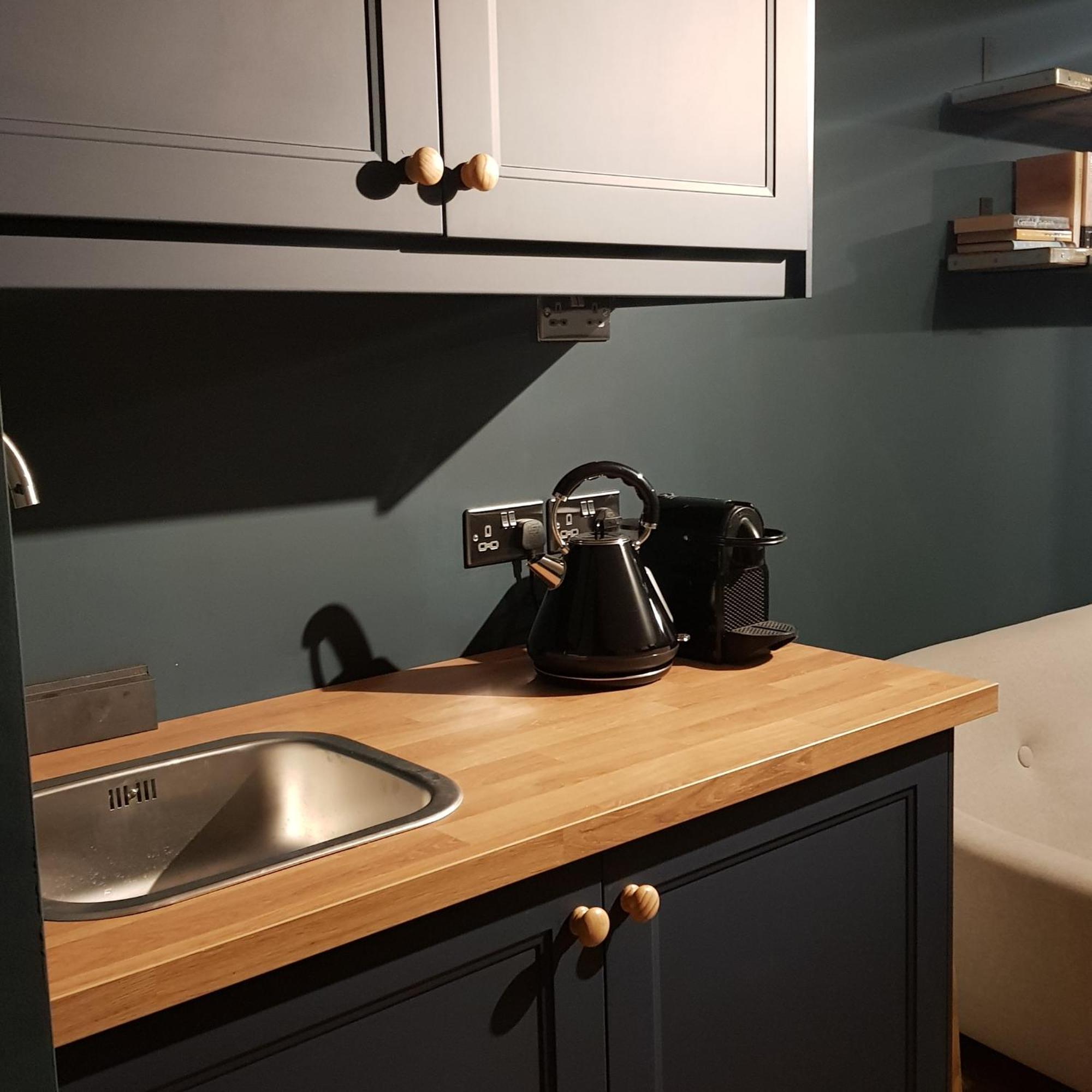 Modern 1-Bed Apartment, Plus Parking, Near Oxford And The Jr ภายนอก รูปภาพ